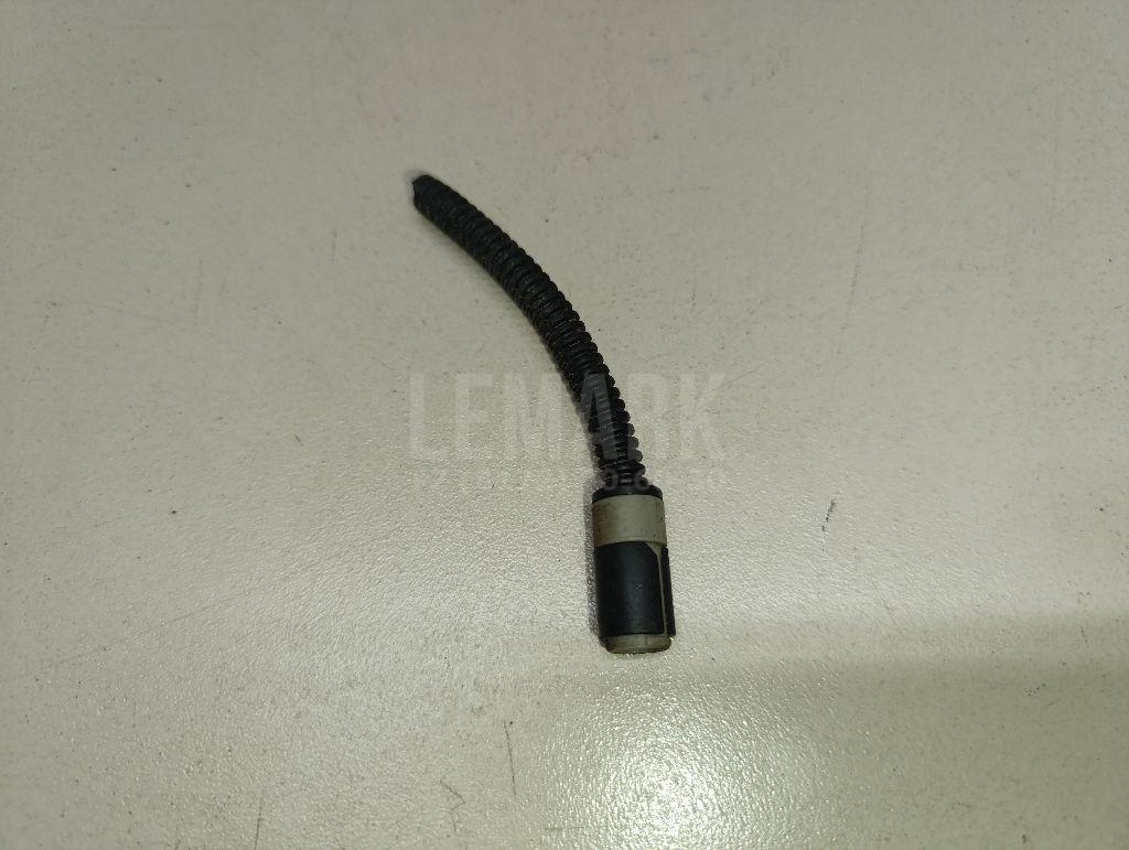 Переходник шланга омывателя 5J0955871 VAG