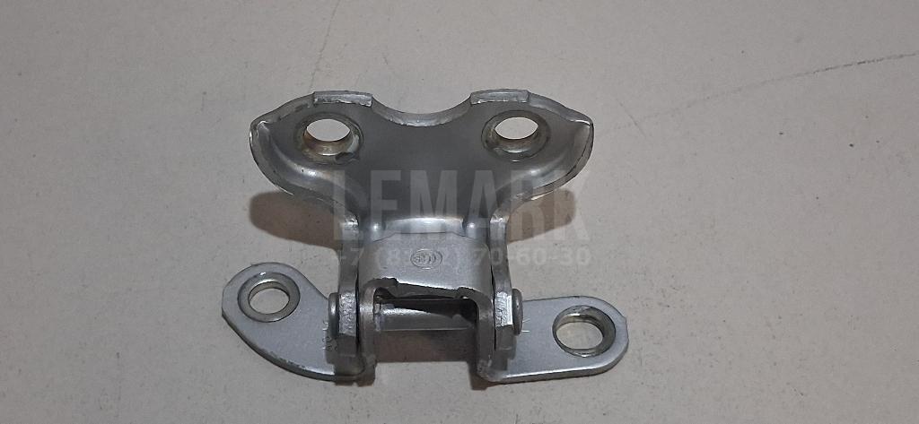 Петля двери задней правой верхняя 6875020121 Toyota