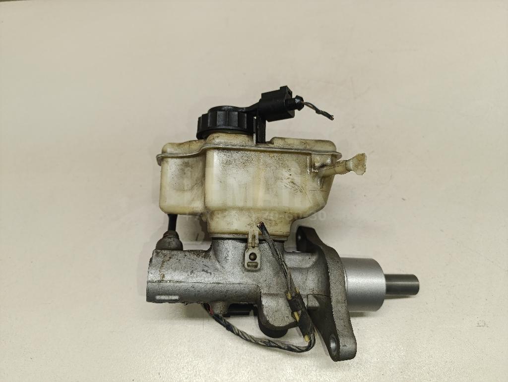 Цилиндр тормозной главный 1KD614019A VAG