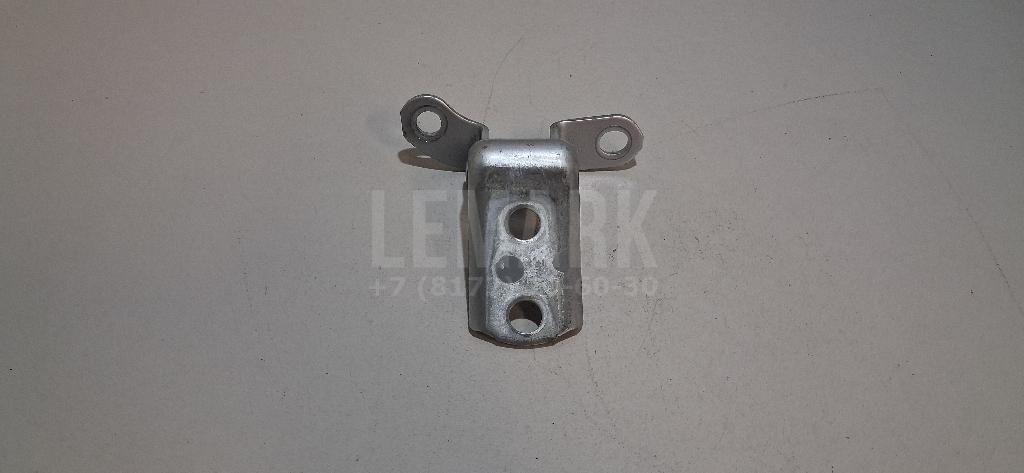 Петля двери задней левой нижняя 6878052031 Toyota