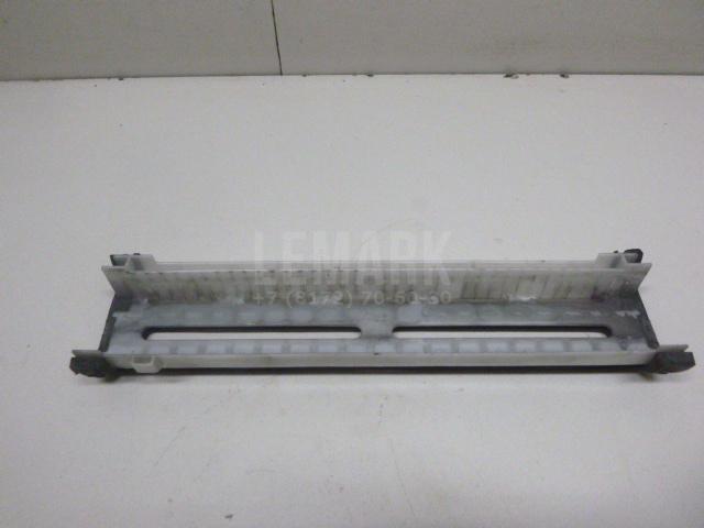 Накладка (кузов внутри) 8889960440 Toyota