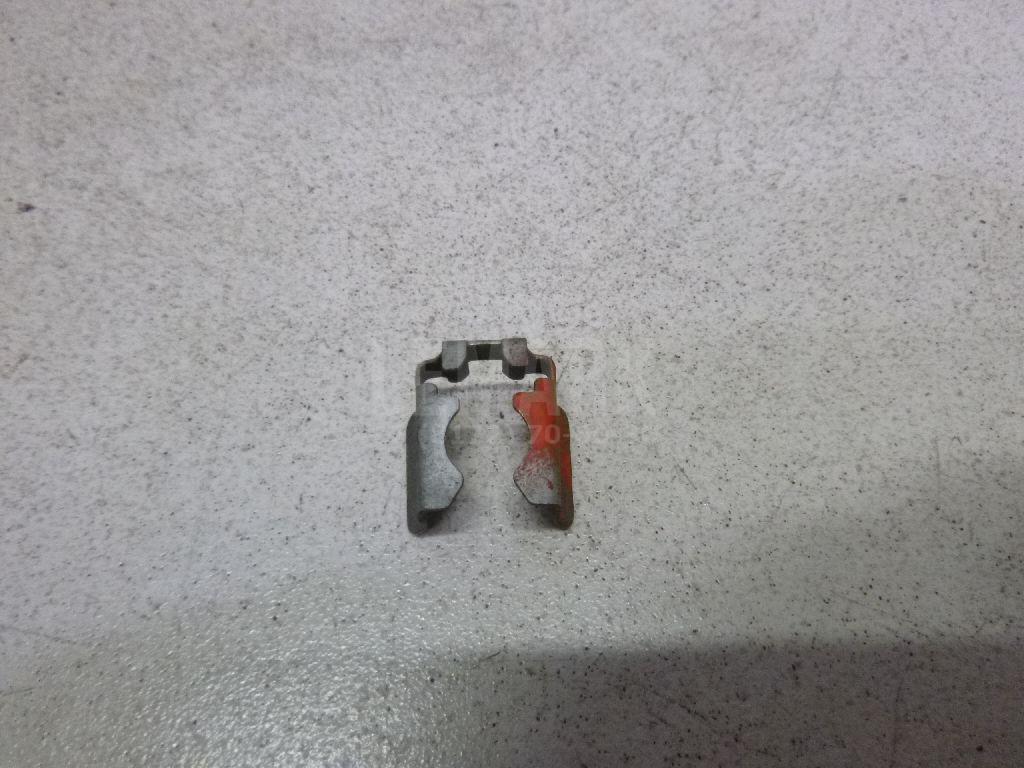 Кронштейн форсунки 175715L30A Nissan