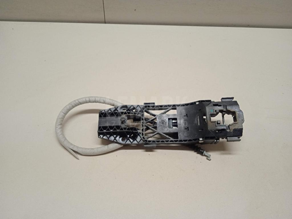 Кронштейн ручки 5ND839885A VAG
