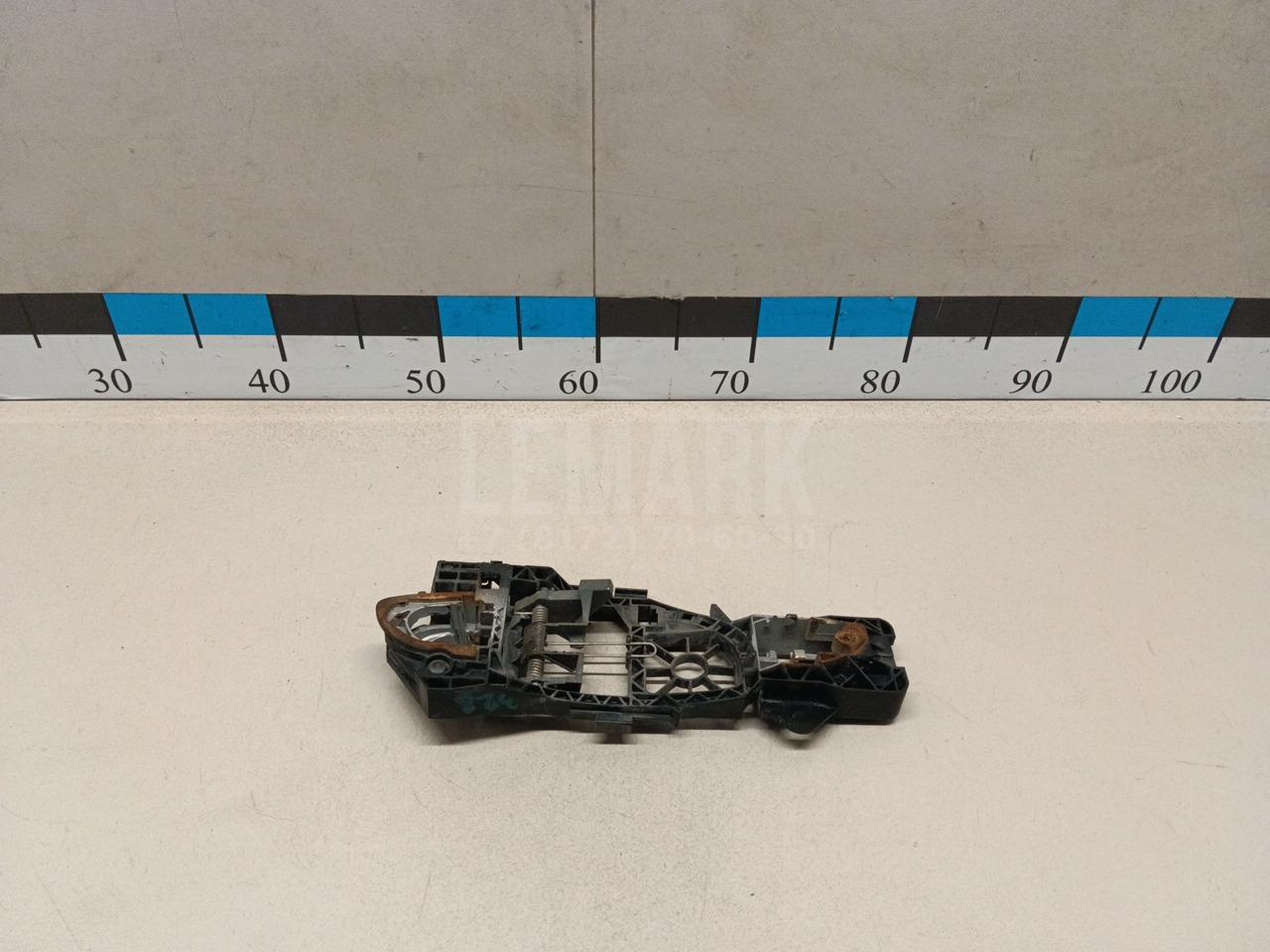 Кронштейн ручки 3C0837886J VAG