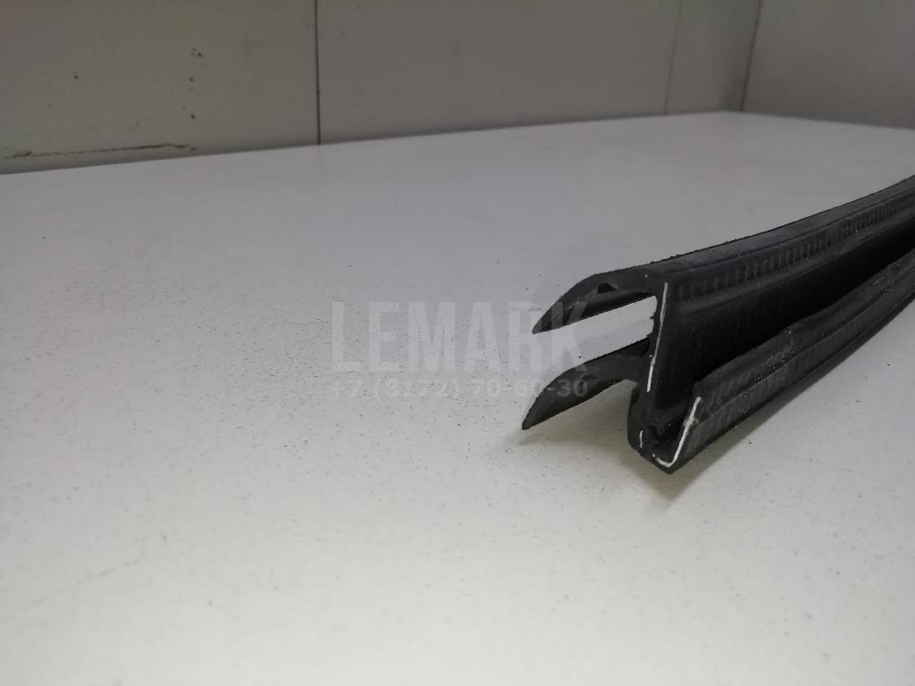 Накладка стекла заднего правого для  Audi A3 [8V] 2013-2020