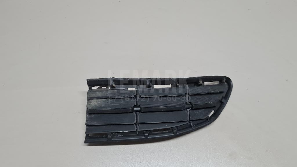 Решетка в бампер правая 5312742040 Toyota
