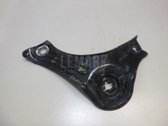 Кронштейн передней балки 62477D3000 Hyundai-Kia