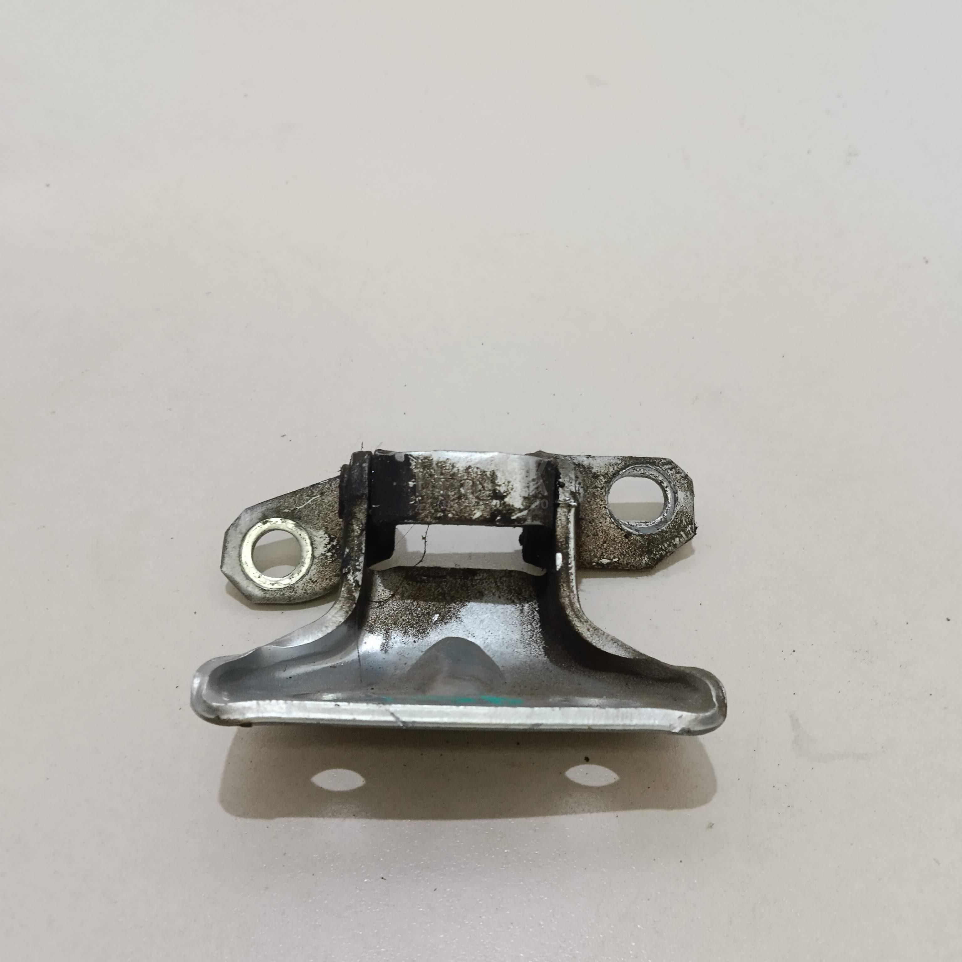 Петля двери задней левой верхняя 794102D000 Hyundai-Kia