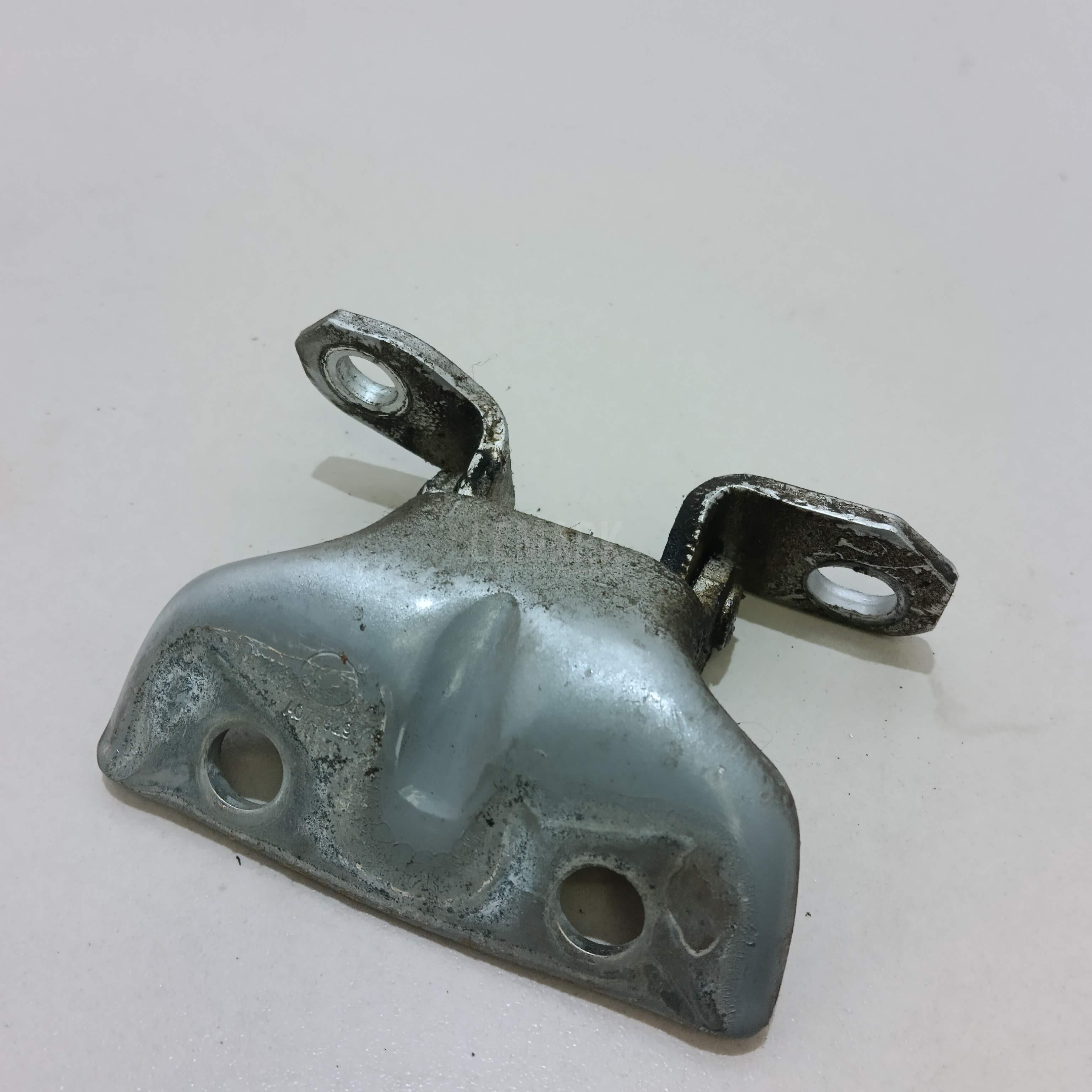 Петля двери задней правой верхняя 794202D000 Hyundai-Kia