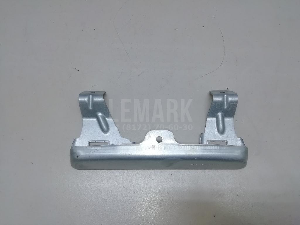 Кронштейн ручки 5L6858687G VAG