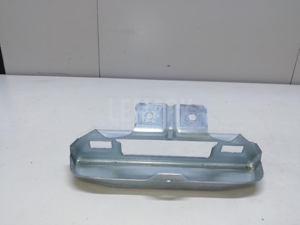 Кронштейн ручки 5L6858687F VAG