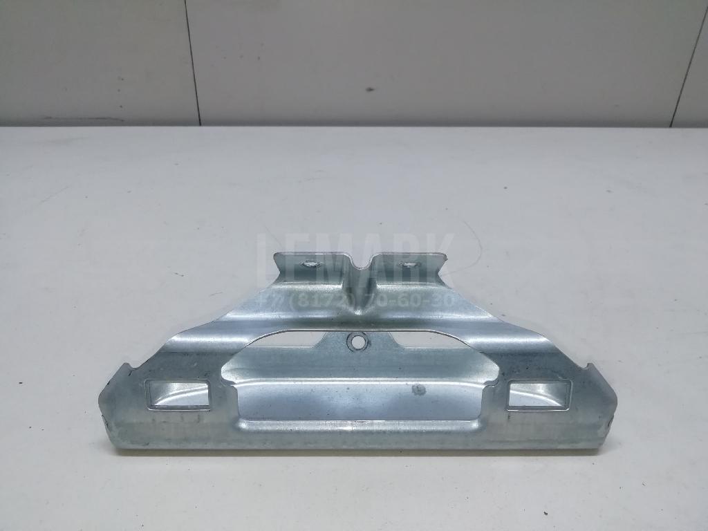 Кронштейн ручки 5L6858687F VAG