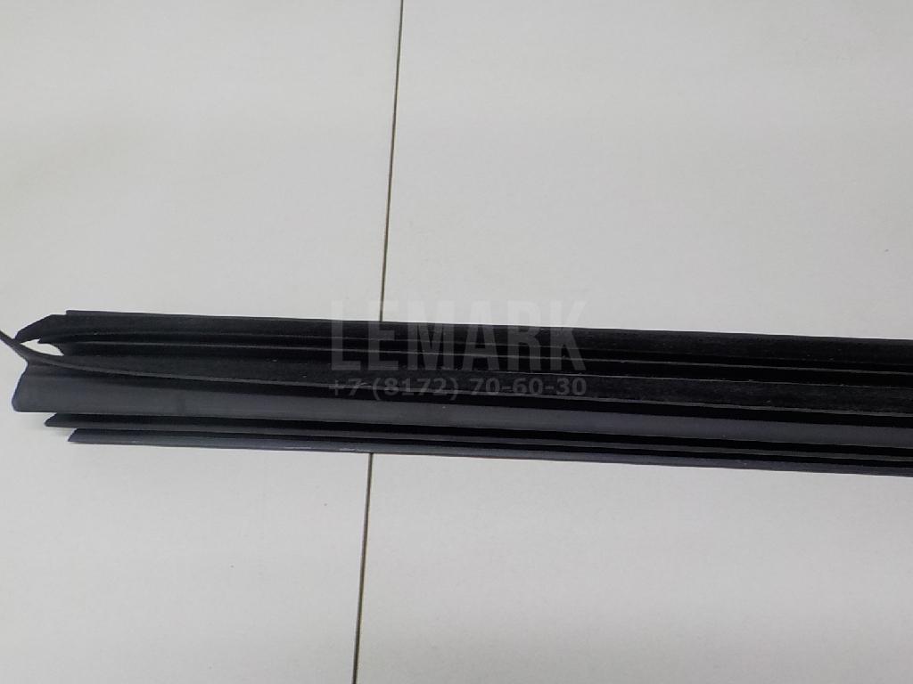 Накладка стекла заднего левого для  BMW X3 E83 2004-2010