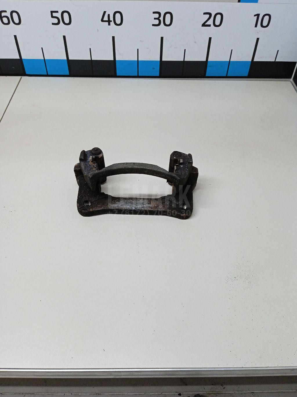 Скоба суппорта заднего правого 4772160020 Toyota