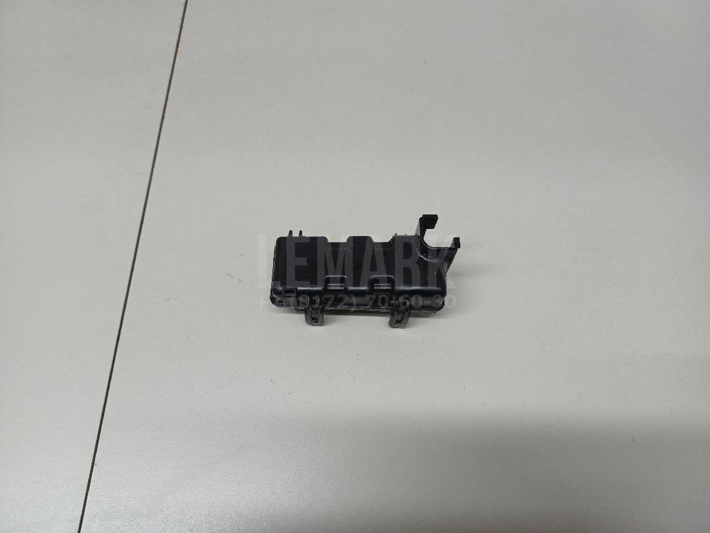 Корпус блока предохранителей 8266360100 Toyota
