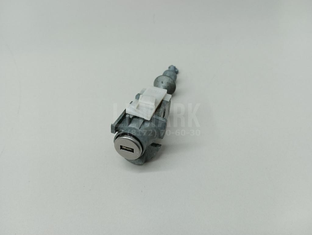 Вставка замка двери лев. для  BMW 3-serie E90/E91 2005-2012