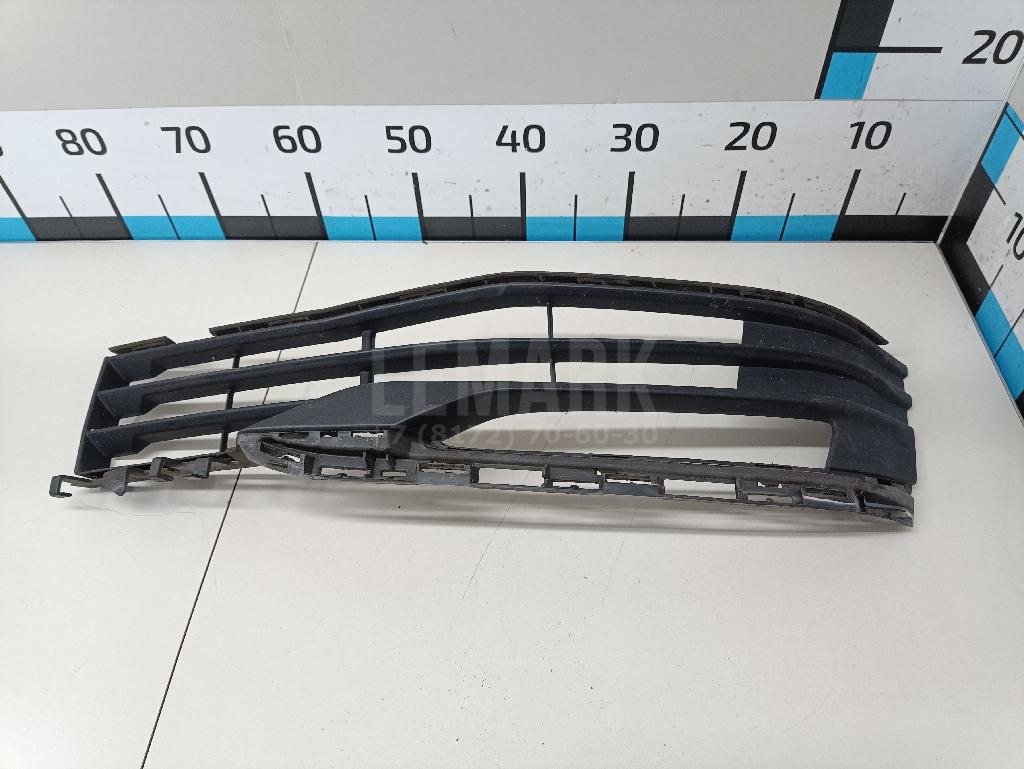 Решетка в бампер правая для  BMW X3 E83 2004-2010