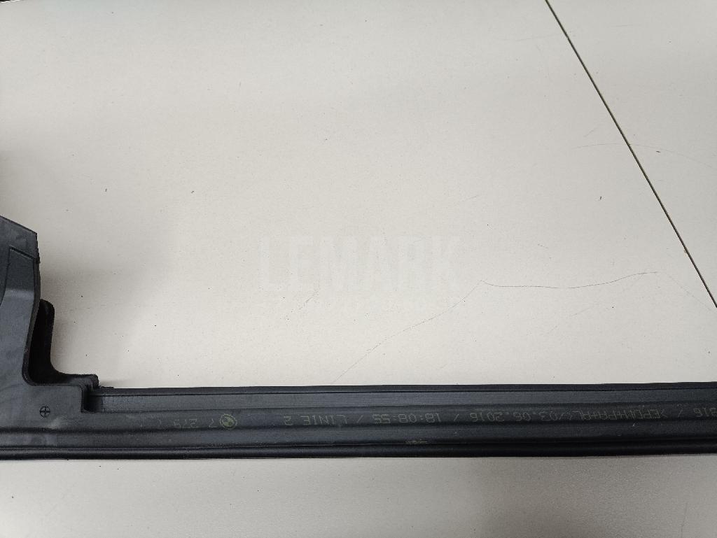 Накладка стекла переднего правого для  Audi A3 [8PA] Sportback 2004-2013