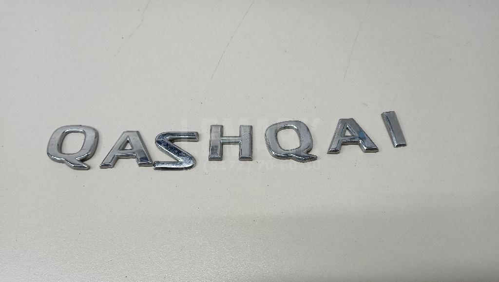 Эмблема на крышку багажника 90892JD000 Nissan