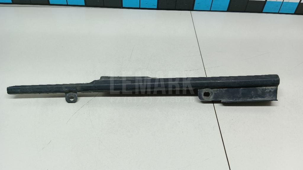 Накладка переднего крыла правого 66898JD000 Nissan