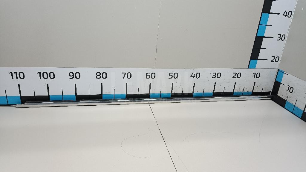Накладка стекла переднего левого 3G0837475EVNH VAG