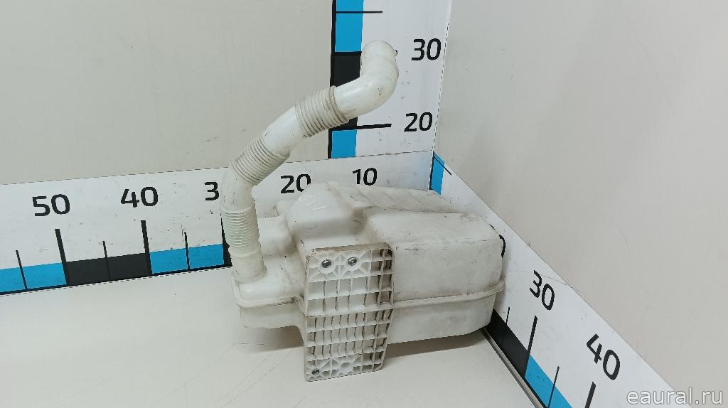 Бачок омывателя лобового стекла