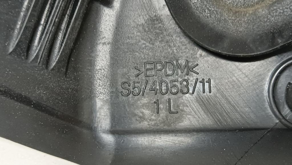 Уплотнитель стекла двери для  BMW X1 F48 2014-2022