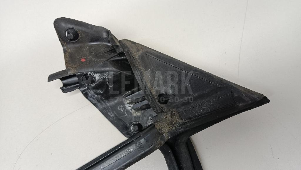 Уплотнитель стекла двери для  BMW X1 F48 2014-2022