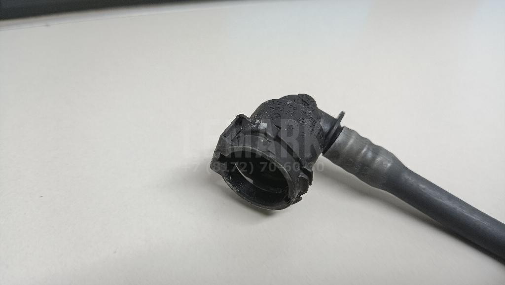 Патрубок радиатора для  Audi V8 1988-1994