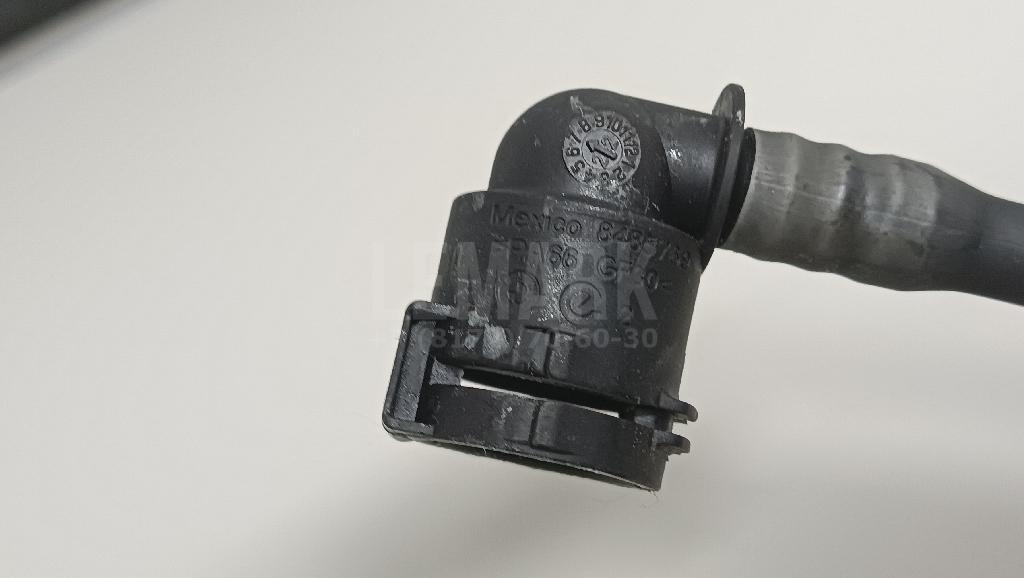 Патрубок радиатора для  Audi V8 1988-1994