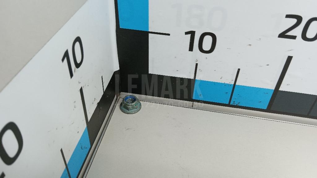 Гайка переднего амортизатора N91021601 VAG