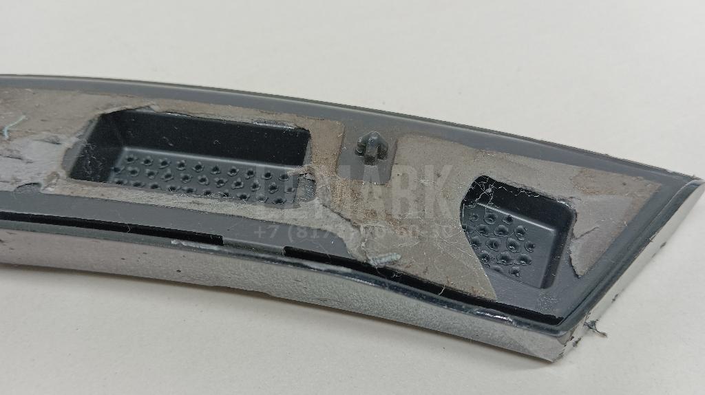 Накладка двери задней правой для  BMW 1-serie E82/E88 2007-2013