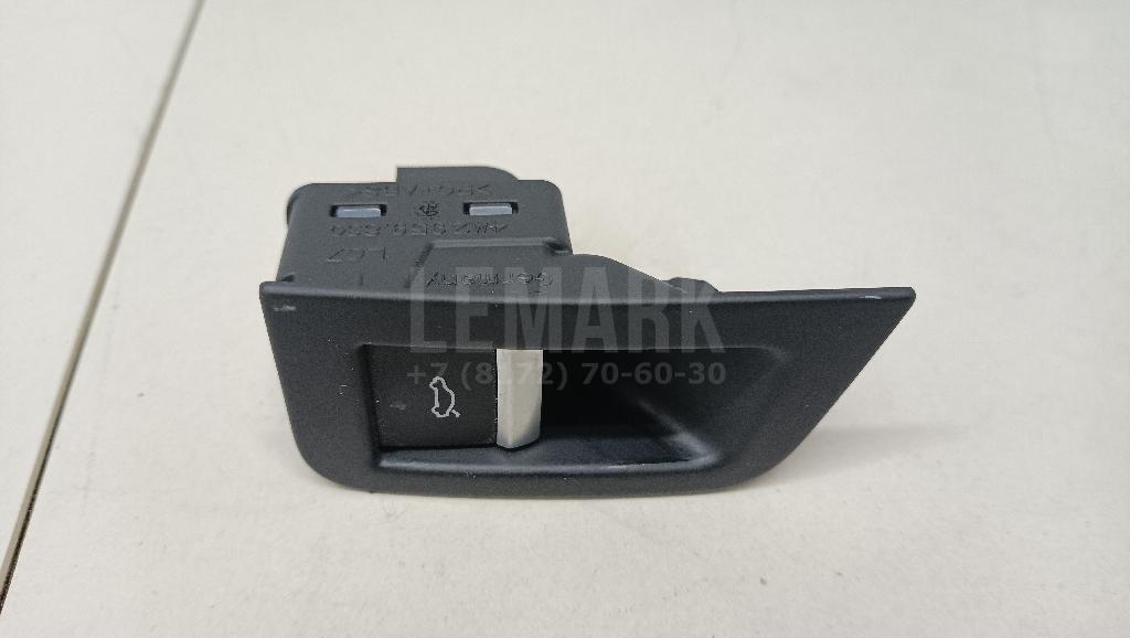 Кнопка открывания багажника для  BMW 1-serie E82/E88 2007-2013