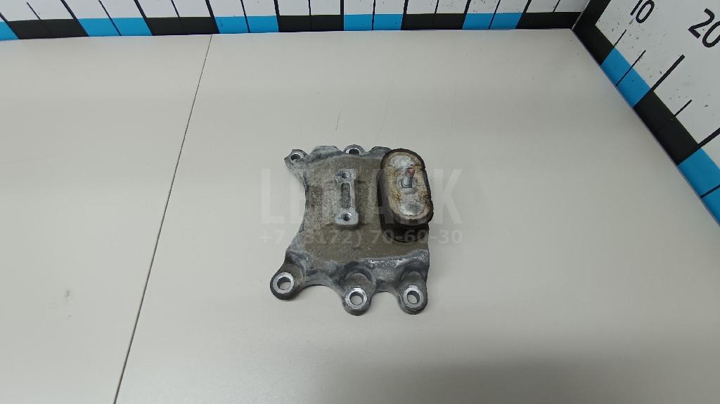 Кронштейн опоры КПП для  Audi A8 [4D] 1999-2002