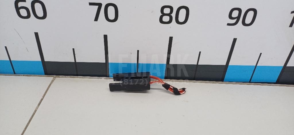 Держатель предохранителя 8A0937530 VAG