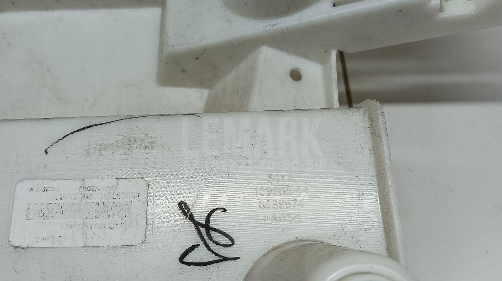 Кронштейн заднего бампера правый для  Audi R8 2007-2015