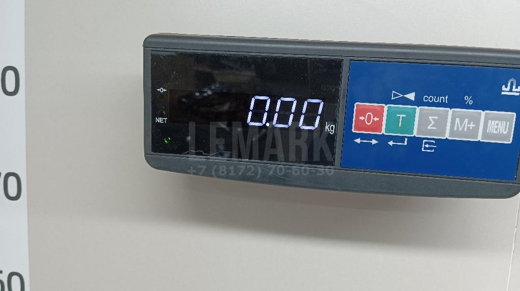 Эмблема на крышку багажника