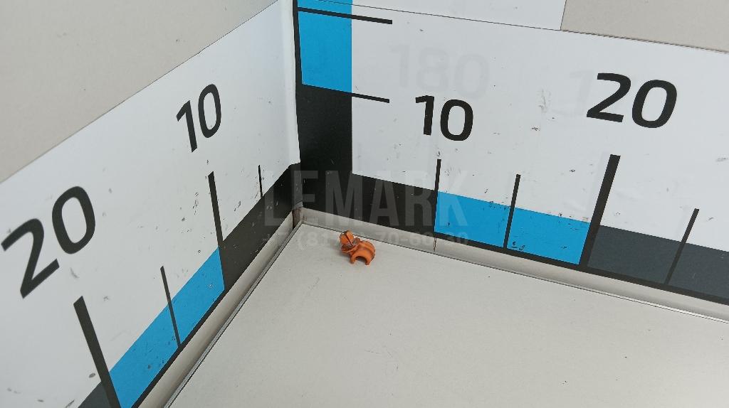 Зажим 1U0823397 VAG