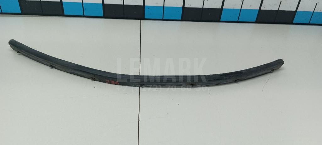 Уплотнитель капота 1T0823707A VAG