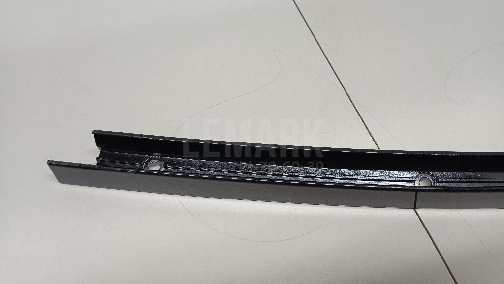 Направляющая стекла двери для  BMW X2 U10 2023