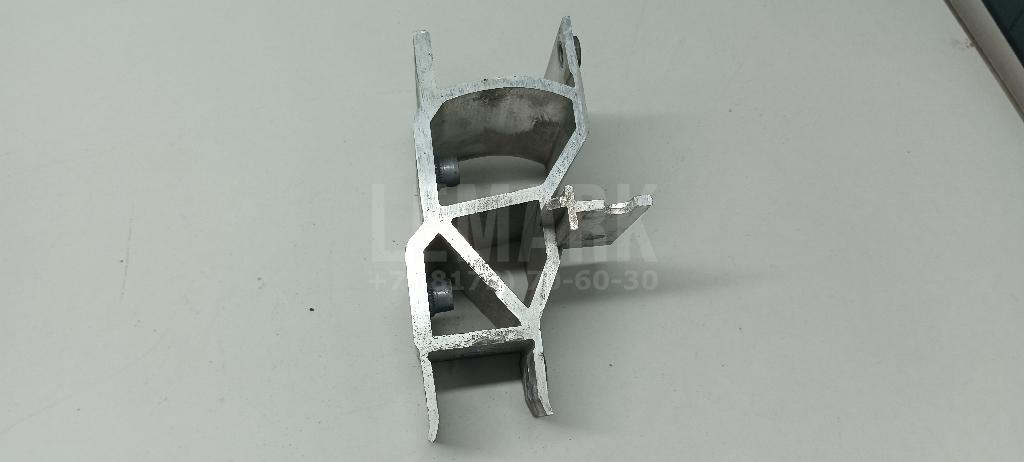 Кронштейн усилителя переднего бампера правый для  BMW X5 E70 2007-2013