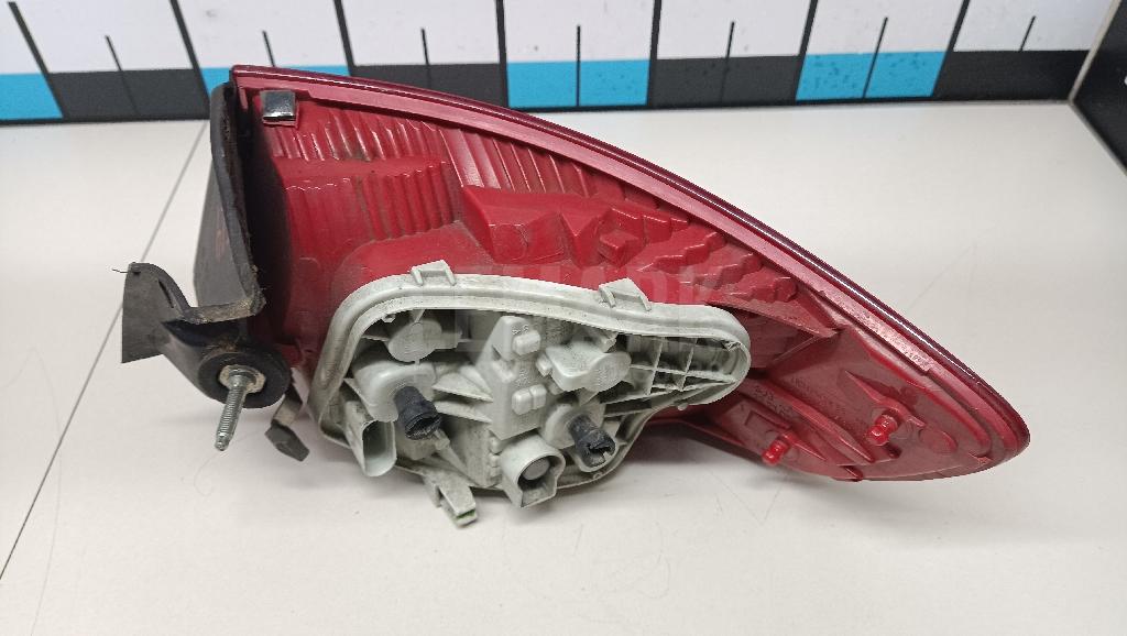 Фонарь задний наружный левый для  BMW X4 F26 2014-2018