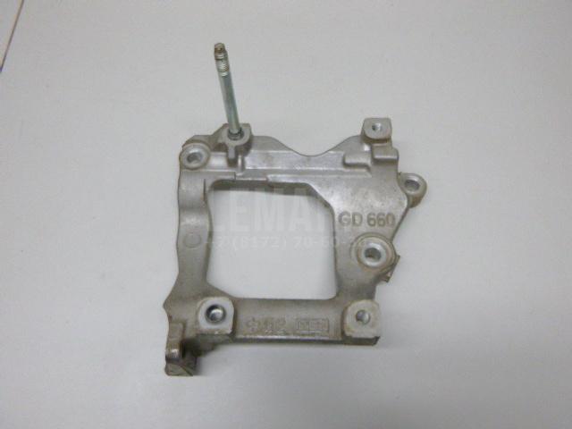 Кронштейн кондиционера 8843160330 Toyota