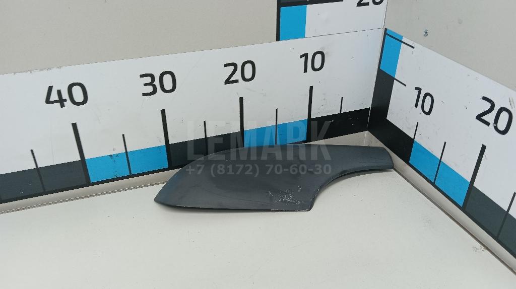 Накладка крепл. рейлинга задняя правая 5L0860150GT5 VAG