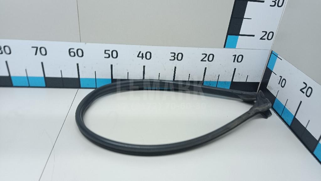 Уплотнитель двери 2K0827709C VAG