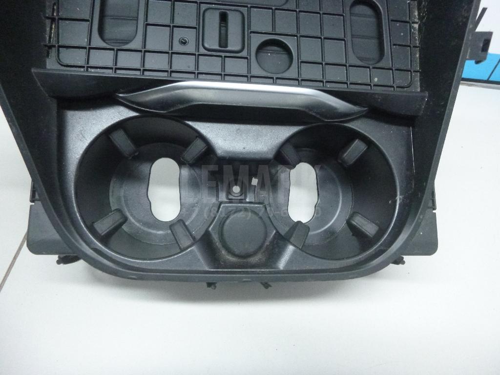 Подстаканник для  BMW X5 G05 2018