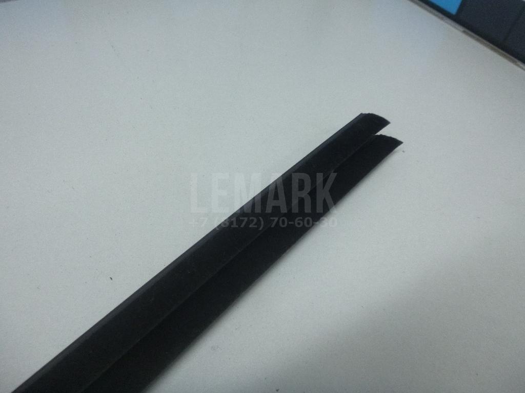 Накладка стекла заднего правого для  Astra HD 8 2005-2011