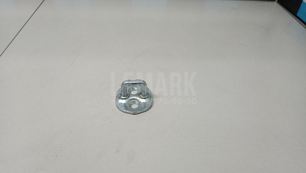 Ответная часть замка двери 813501D000 Hyundai-Kia