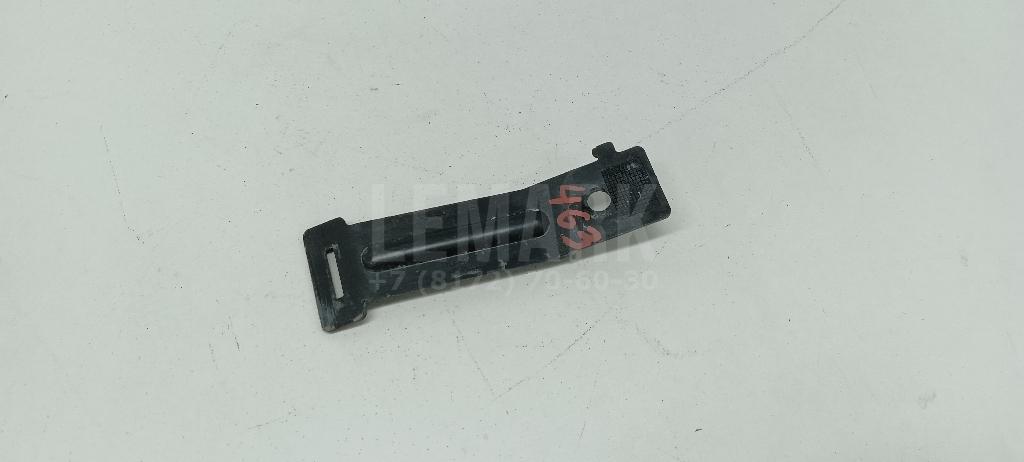 Кронштейн заднего бампера 86633F1000 Hyundai-Kia