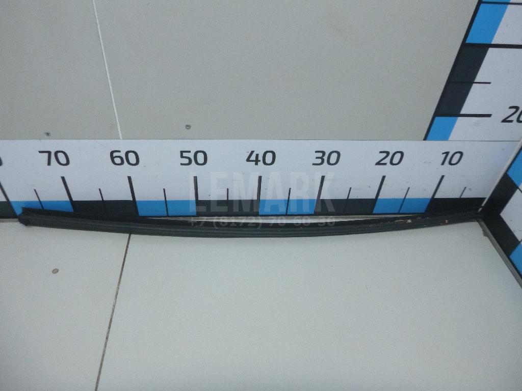 Накладка стекла 82241D9000 Hyundai-Kia